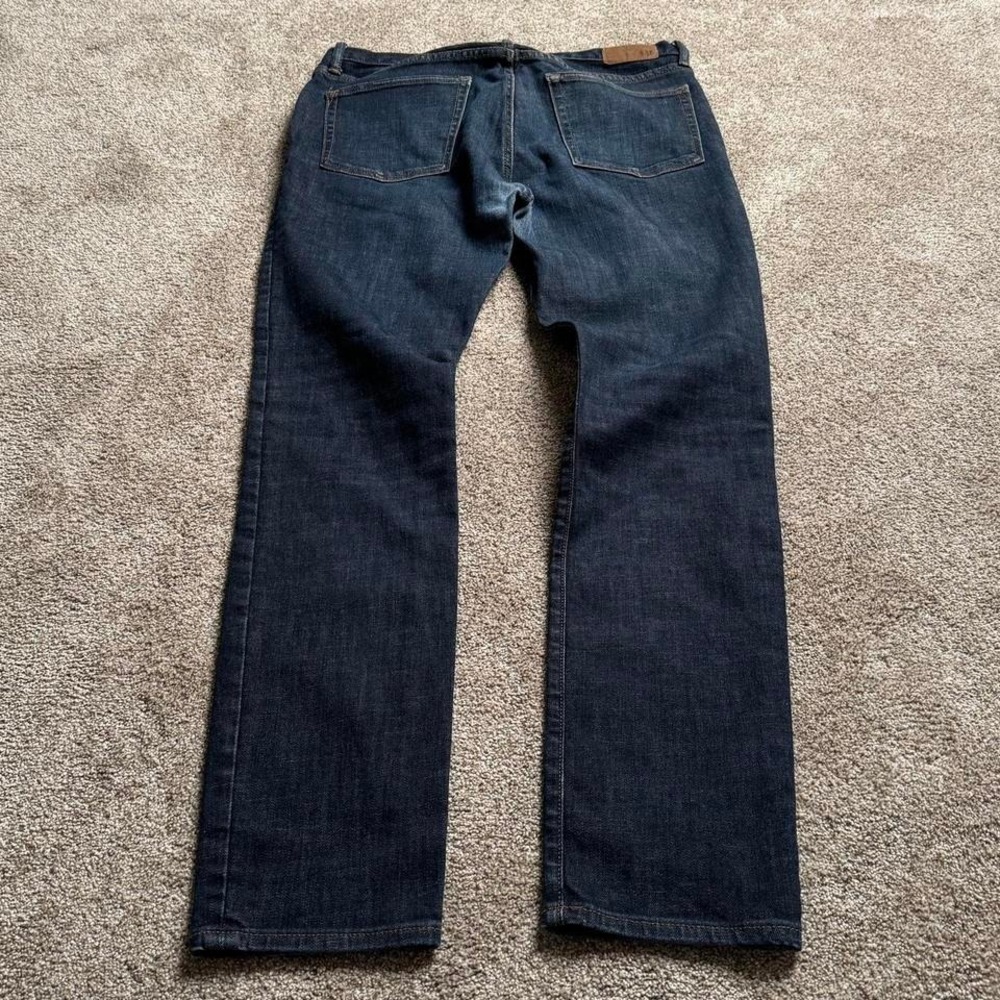 GAP STRAIGHT LEG DENIM